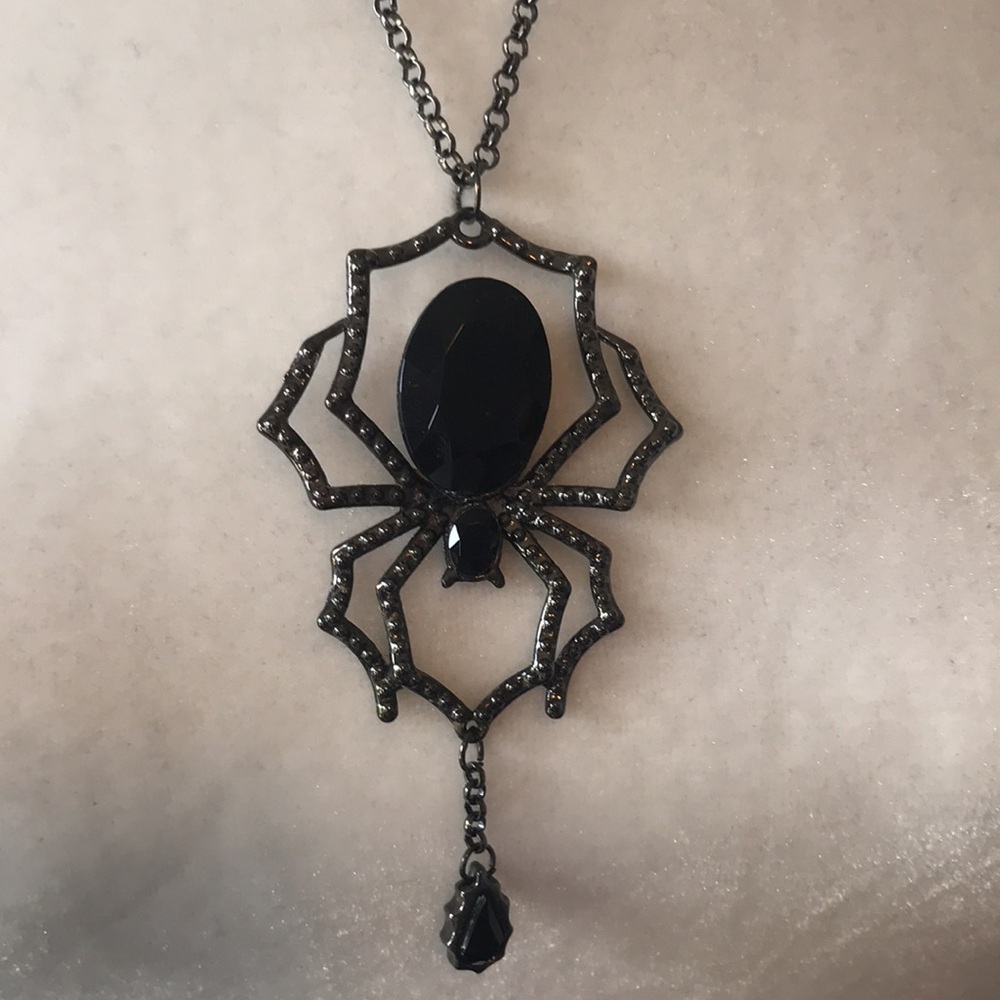 Halloween spider necklace and stretch bracelet EUC 🕸🕷 - Picture 2 of 8